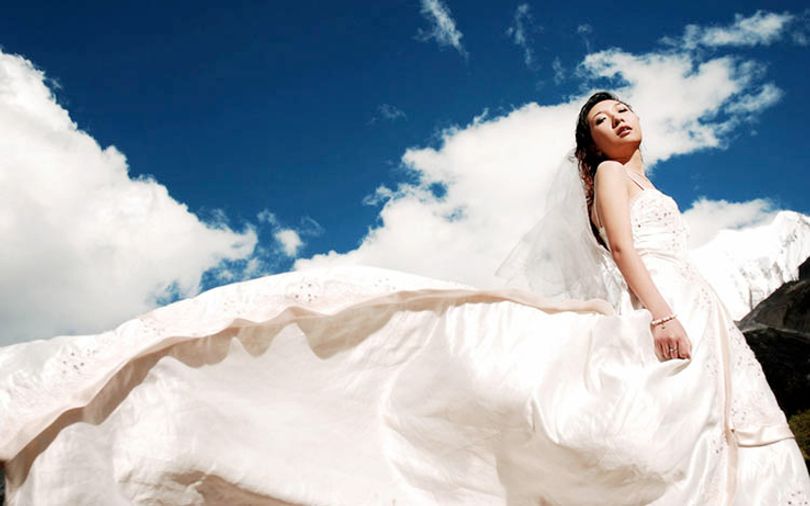 https://elite-brides.com/images/pages/4np5whvsyptbgzgj/korean-bride-in-the-white-dress.jpg